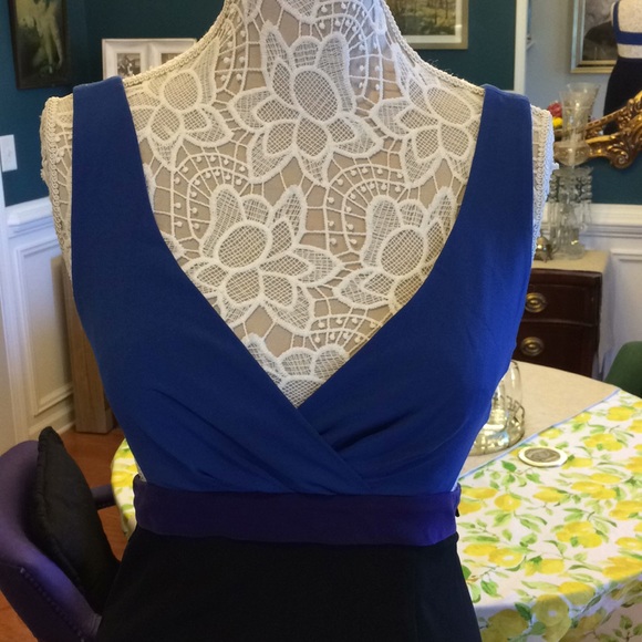 Black Halo Cut Out Color Block Dress - Picture 4 of 6